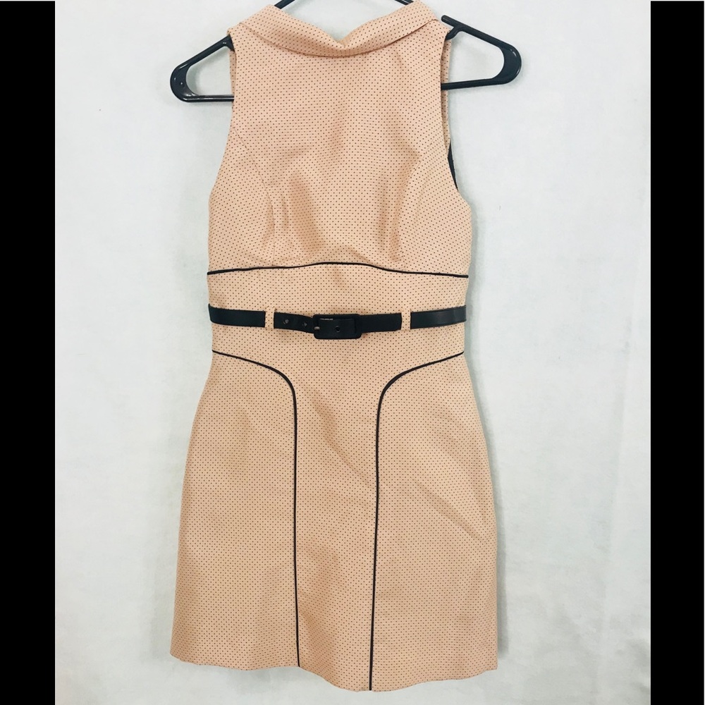 Bebe dress XS rose polka dot dress w/belt bent